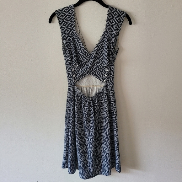 Anthropologie Matilde‎ Dress Navy & White Criss Cross Open Back Fit & Flare Sz 2 - Picture 3 of 12